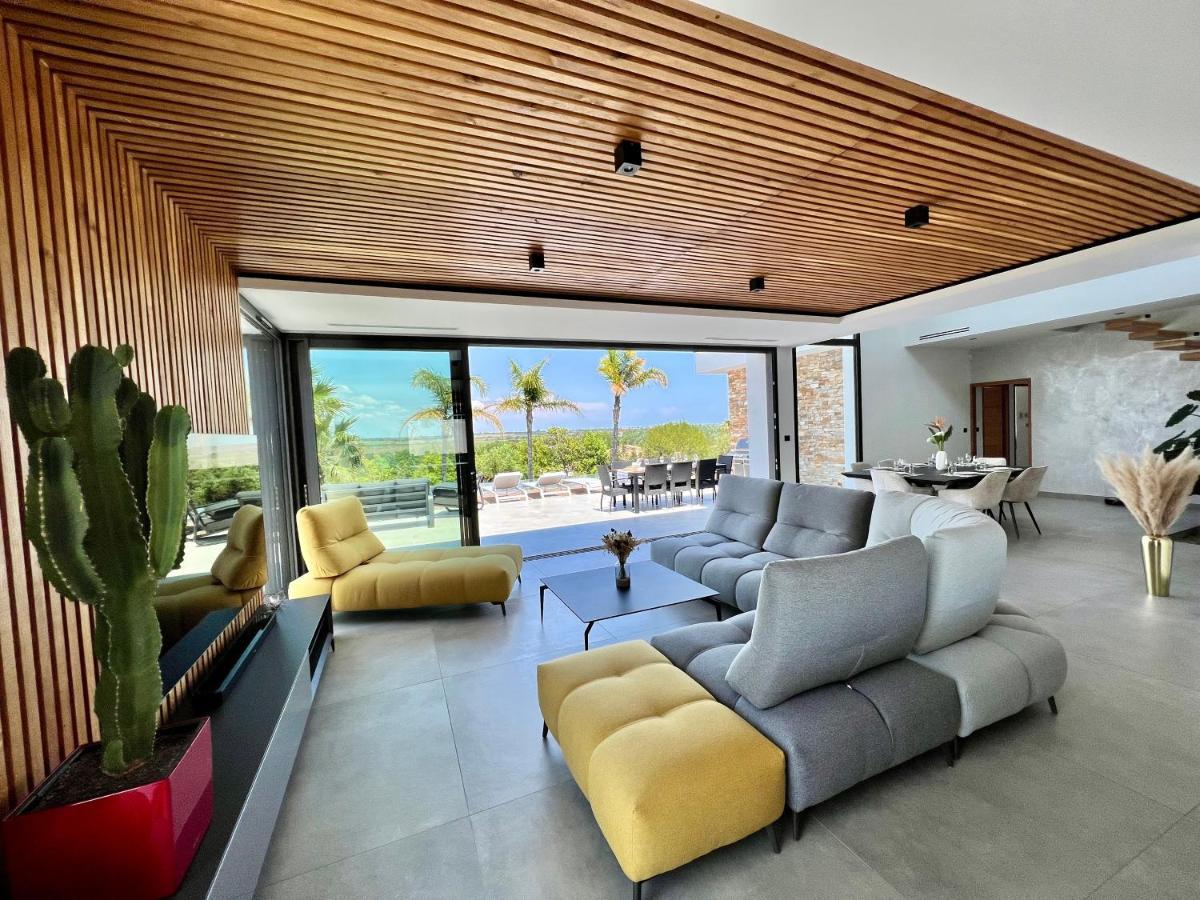 Villa D'Exception Avec Piscine A Debordement - Vue Panoramique Saint-Nazaire  Экстерьер фото